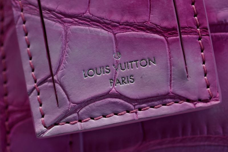 &copy; Reuters. La forte demande pour les produits Louis Vuitton et Dior ont contribué à la progression des ventes de LVMH au premier trimestre. /Photo prise le 22 février 2022/REUTERS/Benoit Tessier