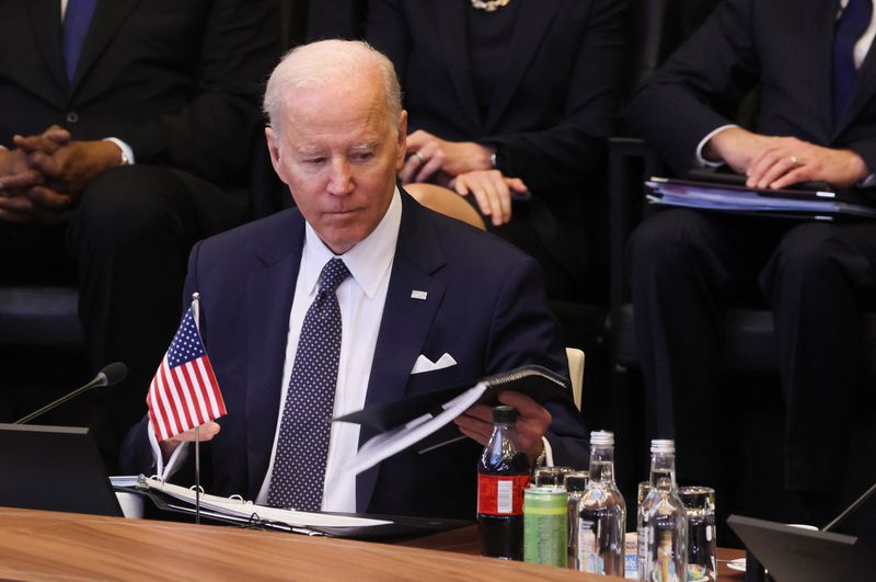 &copy; Reuters. Il presidente Joe Biden durante un summit Nato a Bruxelles. REUTERS/Evelyn Hockstein/