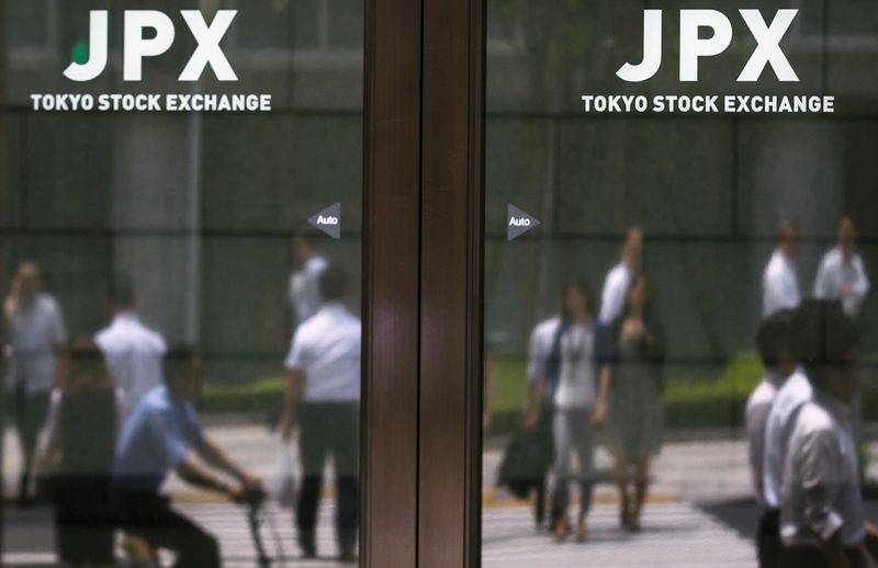 &copy; Reuters. 　４月１４日、寄り付きの東京株式市場で日経平均は、前営業日比８２円１５銭高の２万６９２５円６４銭と、続伸してスタートした。東証で２０１５年撮影（２０２２年　ロイター／Thomas