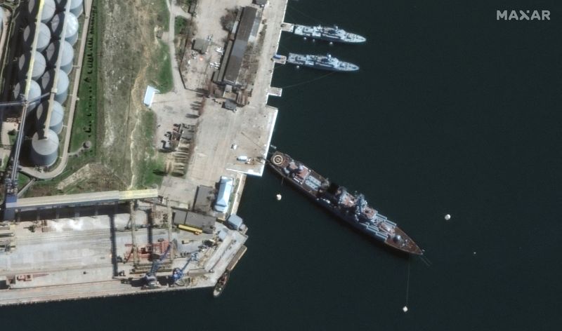 © Reuters. A satellite image shows a view of Russian Navy's guided missile cruiser Moskva at port, in Sevastopol, Crimea, April 7, 2022. Picture taken April 7, 2022. Satellite image 2022 Maxar Technologies/Handout via REUTERS ATTENTION EDITORS - THIS IMAGE HAS BEEN SUPPLIED BY A THIRD PARTY. MANDATORY CREDIT. NO RESALES. NO ARCHIVES. DO NOT OBSCURE LOGO.