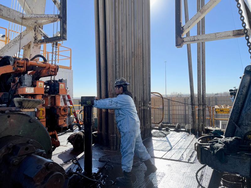 US oil drilling, output moving higher with energy prices