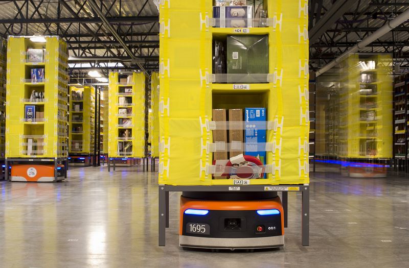 &copy; Reuters. Estoques de produtos em centro de abastecimento da Amazon em Tracy, na Califórnia
01/12/2014
REUTERS/Noah Berger 