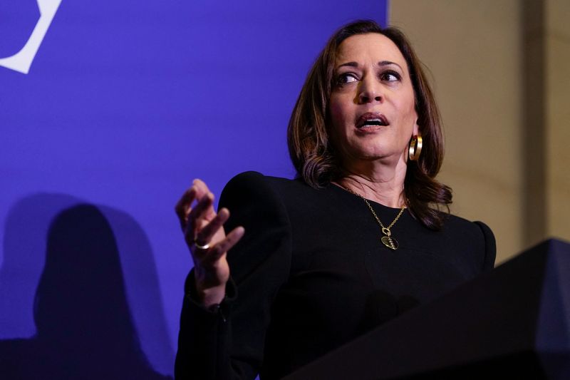 &copy; Reuters. FILE PHOTO: U.S. Vice President Kamala Harris delivers remarks during the opening reception of the Afro-Atlantic Histories exhibition at the National Gallery of Art, in Washington, U.S., April 7, 2022. REUTERS/Elizabeth Frantz