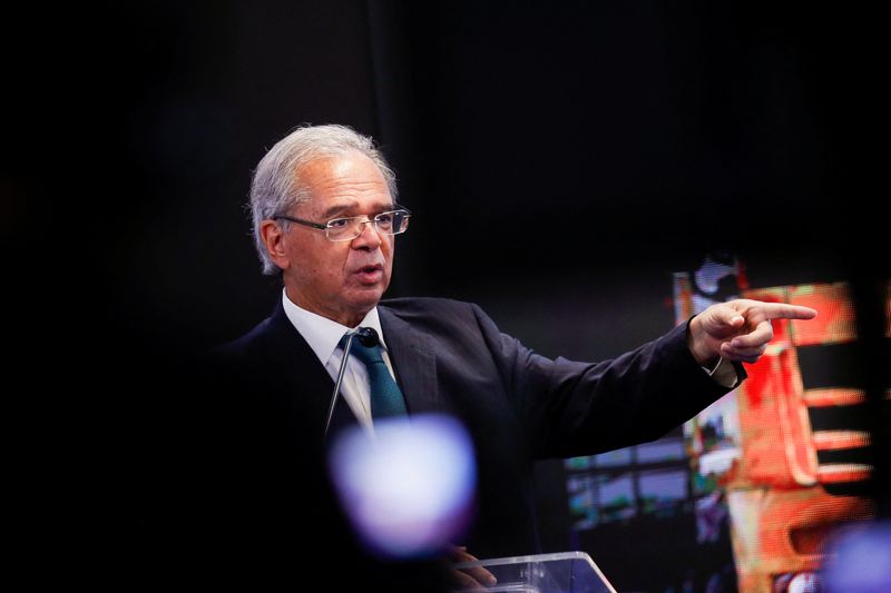 &copy; Reuters. FILE PHOTO: Brazil's Economy Minister Paulo Guedes speaks during a Brazil's Banco do Brasil credit launching ceremony for truck drivers in Brasilia, Brazil, April 7, 2022. REUTERS/Adriano Machado