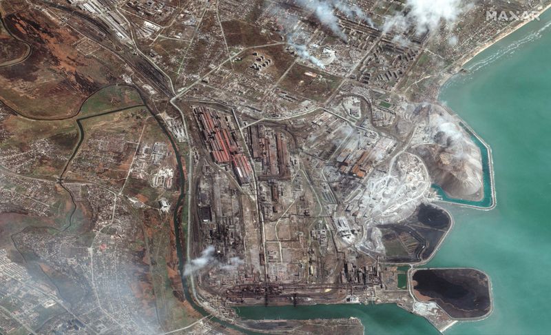 &copy; Reuters. FOTO DE ARCHIVO: Una imagen de satélite muestra una vista general de la fábrica de hierro y acero Azovstal en Mariúpol, Ucrania, 9 de abril de 2022. REUTERS/Maxar Technologies