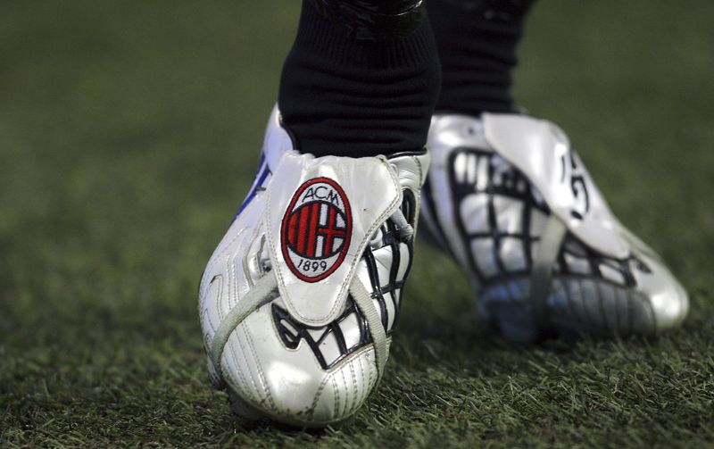 &copy; Reuters. Imagem de arquivo das chuteiras de David Beckham no AC Milan durante uma partida da Série A contra a Fiorentina no estádio San Siro, em Milão. 17 de janeiro, 2009. REUTERS/Stefano Rellandini/Archivo