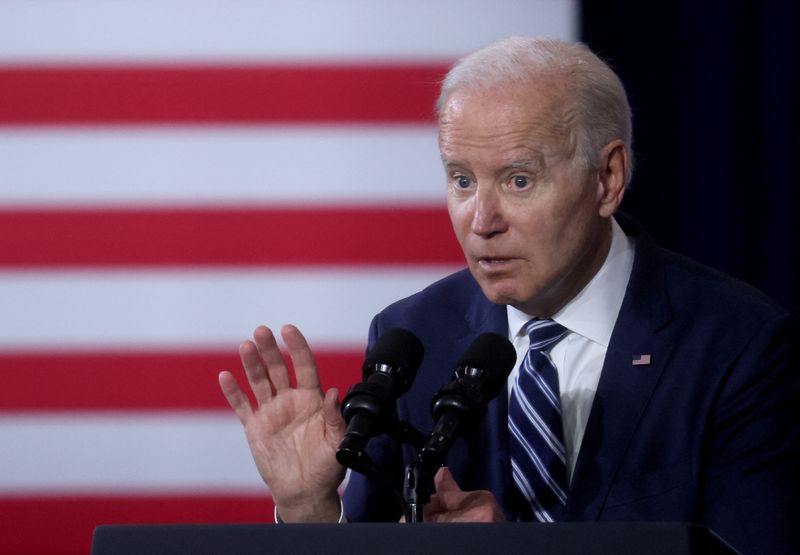 &copy; Reuters. U.S. President Joe Biden speaks as he visits North Carolina Agricultural and Technical State University in Greensboro, North Carolina, U.S., April 14, 2022. REUTERS/Leah Millis