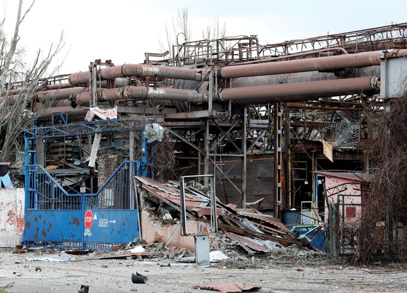 Ukraine's richest man vows to rebuild besieged Mariupol