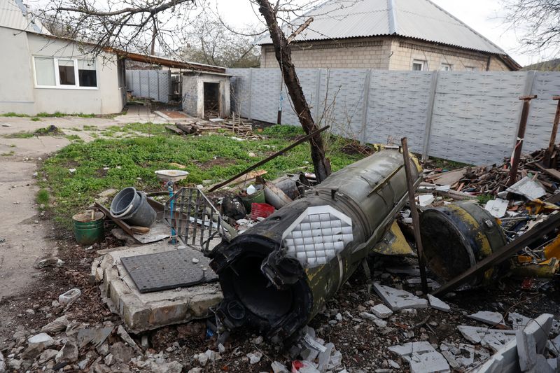 حاكم لوجانسك: مقتل 2 وإصابة 4 في قصف بلدة بشرق أوكرانيا