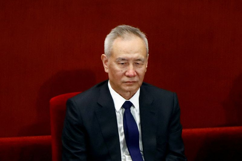 &copy; Reuters. FILE PHOTO: Chinese Vice Premier Liu He attends the closing session of the Chinese People's Political Consultative Conference (CPPCC) at the Great Hall of the People in Beijing, China May 27, 2020.  REUTERS/Thomas Peter