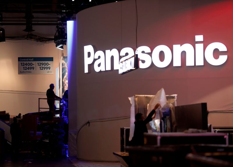 &copy; Reuters. FILE PHOTO: Workers set up a Panasonic booth at the Las Vegas Convention Center in preparation for 2019 CES in Las Vegas, Nevada, U.S. January 6, 2019. REUTERS/Steve Marcus/File Photo