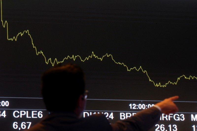 © Reuters. Telão mostra gráfico na sede da B3
19/10/2021
REUTERS/Amanda Perobelli