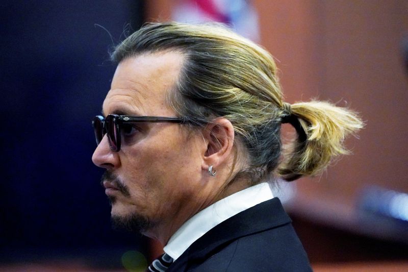 &copy; Reuters. Ator Johnny Depp em tribunal em Fairfax, no Estado norte-americano da Virgínia
18/04/2022 Steve Helber/Pool via REUTERS