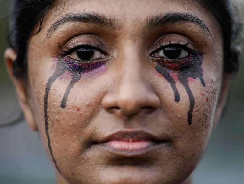 &copy; Reuters. A demonstrator is seen during a protest against Sri Lanka President Gotabaya Rajapaksa in front of the Presidential Secretariat, amid the country's economic crisis in Colombo, Sri Lanka, April 19, 2022. REUTERS/Dinuka Liyanawatte    