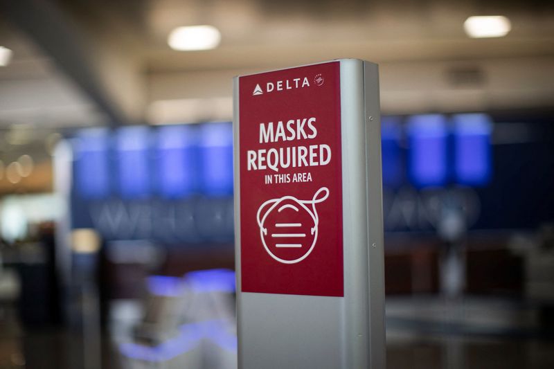 &copy; Reuters. Placa sobre exigência do uso de máscara em aeroporto de Atlanta, nos EUA
19/04/2022
REUTERS/Alyssa Pointer