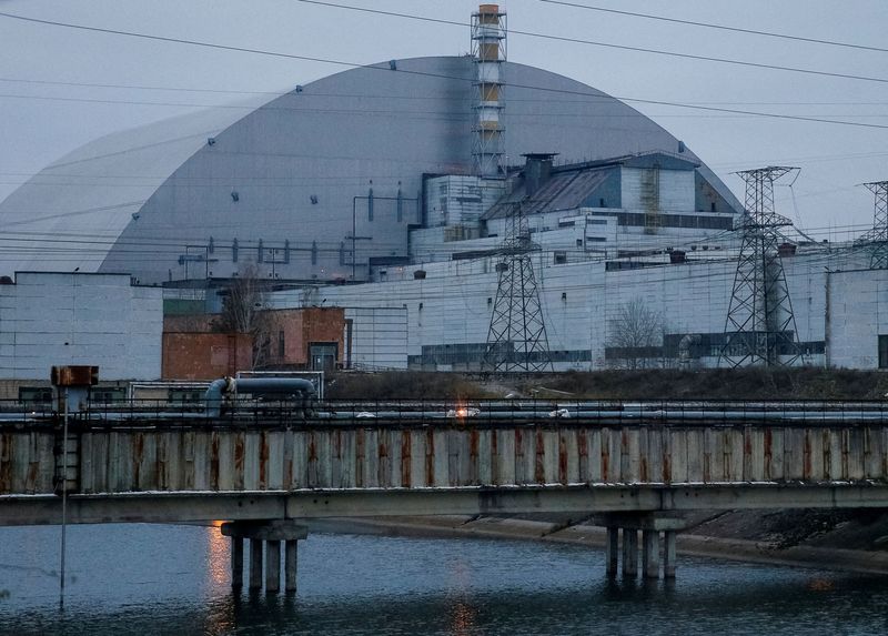 &copy; Reuters. 　４月１９日、チェルノブイリ原子力発電所とウクライナ原子力規制当局との間の直接通信が回復した。２０１８年１１月撮影（２０２２年　ロイター/Gleb Garanich）