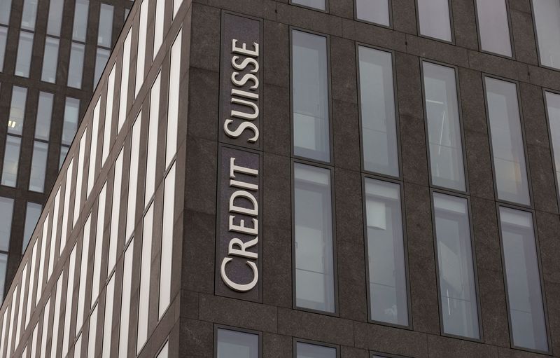 Credit Suisse warns of Q1 loss, shares fall