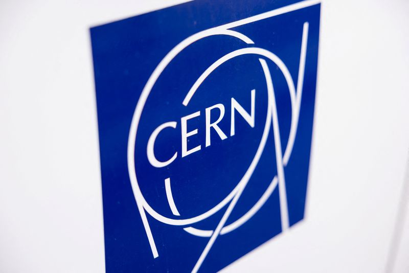 &copy; Reuters. Les chercheurs du CERN (Centre européen pour la recherche nucléaire) se préparent au redémarrage cette semaine de l'accélérateur de particules le plus grand et le plus puissant du monde, le grand collisionneur de hadrons (LHC), dont la suspension d'