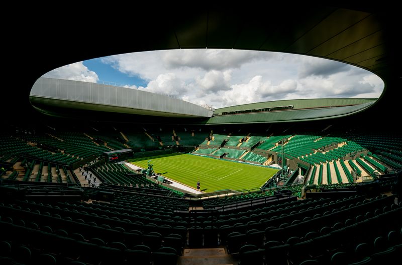 &copy; Reuters. Vista de uma das quadras do torneio de tênis de Wimbledon, em Londres
25/06/2021 Pool via REUTERS/Jon Super