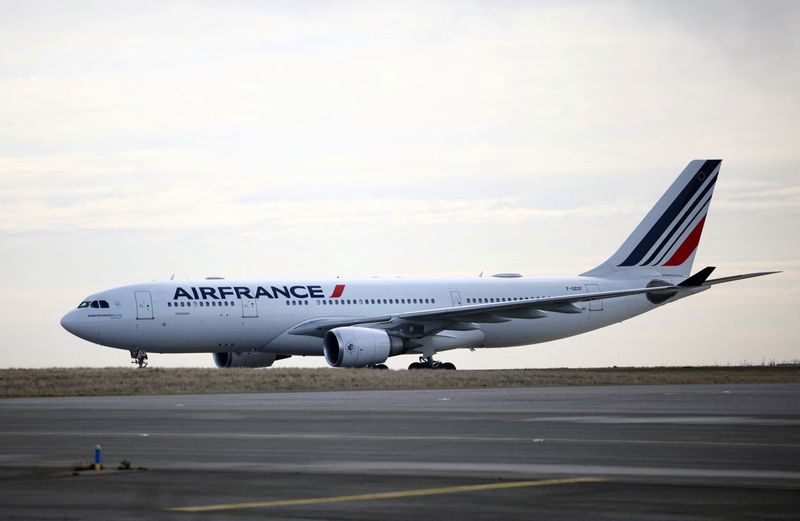 Air France to make refuelling stops as Senegal feels fuel shortage