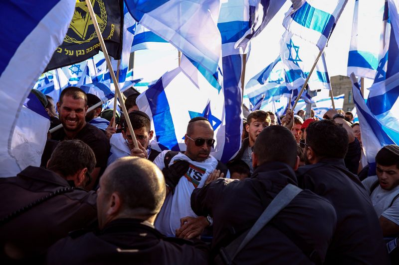 &copy; Reuters. Polícia israelense impede manifestação nacionalista judaica em Jerusalém em meio a tensões 
20/04/2022
REUTERS/Ronen Zvulun