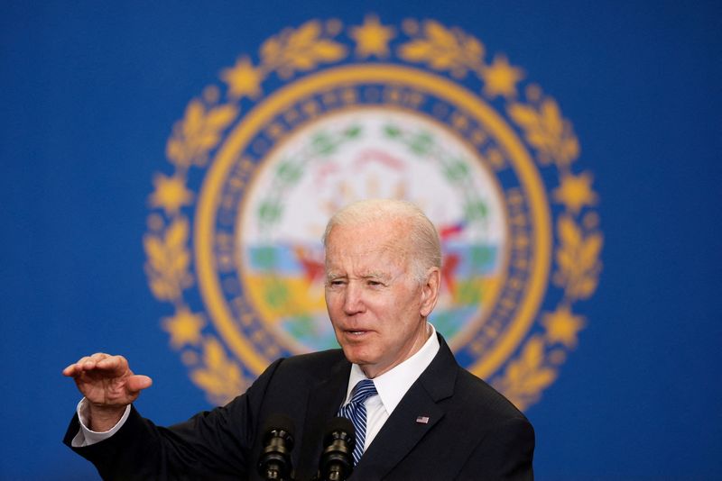 &copy; Reuters. FILE PHOTO: U.S. President Joe Biden delivers remarks on infrastructure projects at the Portsmouth Port Authority in Portsmouth, New Hampshire, U.S. April 19, 2022. REUTERS/Jonathan Ernst/File Photo