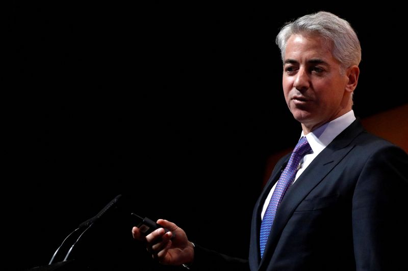 © Reuters. FILE PHOTO: William 'Bill' Ackman, CEO and Portfolio Manager of Pershing Square Capital Management, speaks during the Sohn Investment Conference in New York City, U.S., May 8, 2017. REUTERS/Brendan McDermid/
