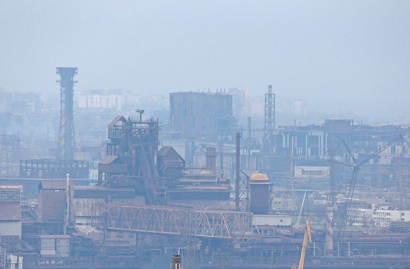 &copy; Reuters. صورة لمصنع شركة أزوفستال لحديد والصلب في مدينة ماريوبول الساحلية جنوبي أوكرانيا يوم 19 أبريل نيسان 2022. تصوير: ألكسندر إيرموشينكو - رويترز
