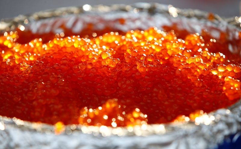 &copy; Reuters. FILE PHOTO: The red caviar is on display at the food court during the Eastern Economic Forum in Vladivostok, Russia September 6, 2017. REUTERS/Sergei Karpukhin
