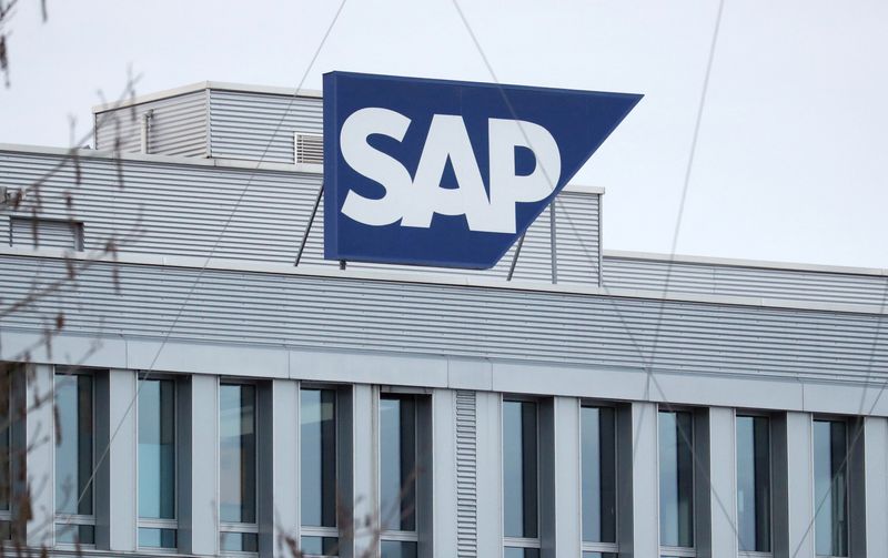&copy; Reuters. FILE PHOTO: The logo of German software group SAP is pictured at the headquarters of SAP (Schweiz) AG in Regensdorf, Switzerland January 22, 2021. REUTERS/Arnd Wiegmann