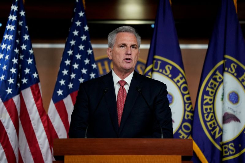 &copy; Reuters. FILE PHOTO: U.S. House Minority Leader Kevin McCarthy (R-CA) holds his weekly news conference with Capitol Hill reporters at the U.S. Capitol in Washington, U.S., December 3, 2021. REUTERS/Elizabeth Frantz/File Photo