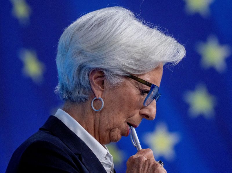 &copy; Reuters. Presidente do Banco Central Europeu, Christine Lagarde, fala à imprensa em Frankfurt, Alemanha
03/02/2022
Michael Probst/Pool via REUTERS
