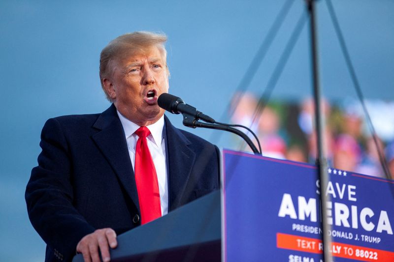 &copy; Reuters. FILE PHOTO: Former U.S. President Donald Trump speaks during his rally in Selma, North Carolina, U.S., April 9, 2022. REUTERS/Erin Siegal McIntyre