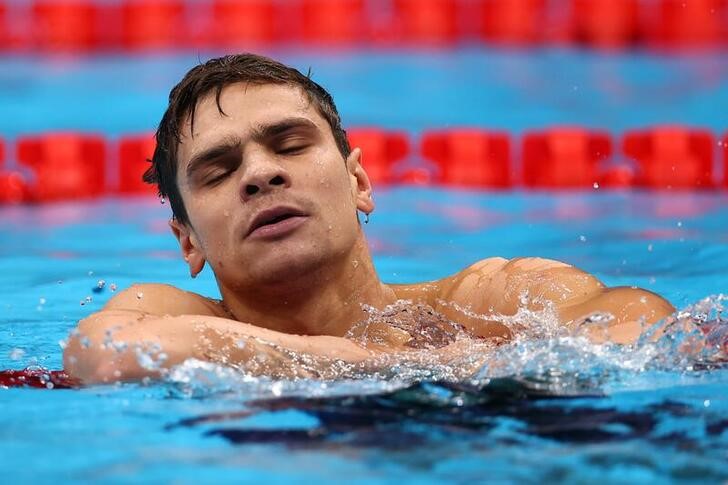 &copy; Reuters. 　国際水泳連盟（ＦＩＮＡ）は２５日、ロシアのエフゲニー・リロフ選手（２５）が出場停止処分中であるにもかかわらず、ロシア選手権に出場したことについて内部調査を開始したと発表