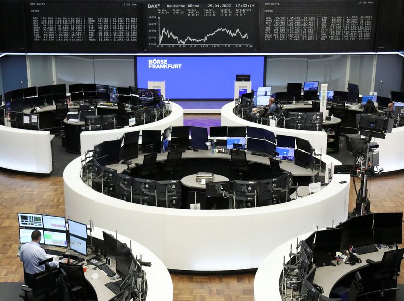 &copy; Reuters. FILE PHOTO: The German share price index DAX graph is pictured at the stock exchange in Frankfurt, Germany, April 25, 2022.    REUTERS/Staff