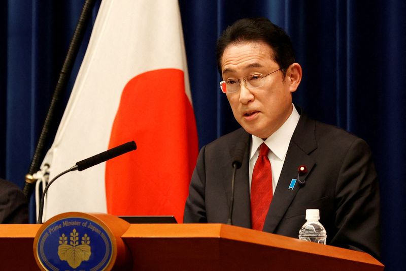 &copy; Reuters. FILE PHOTO: Japan's Prime Minister Fumio Kishida speaks during a news conference at the Prime Minister's official residence, in Tokyo, Japan April 8, 2022. Rodrigo Reyes Marin/Pool via REUTERS