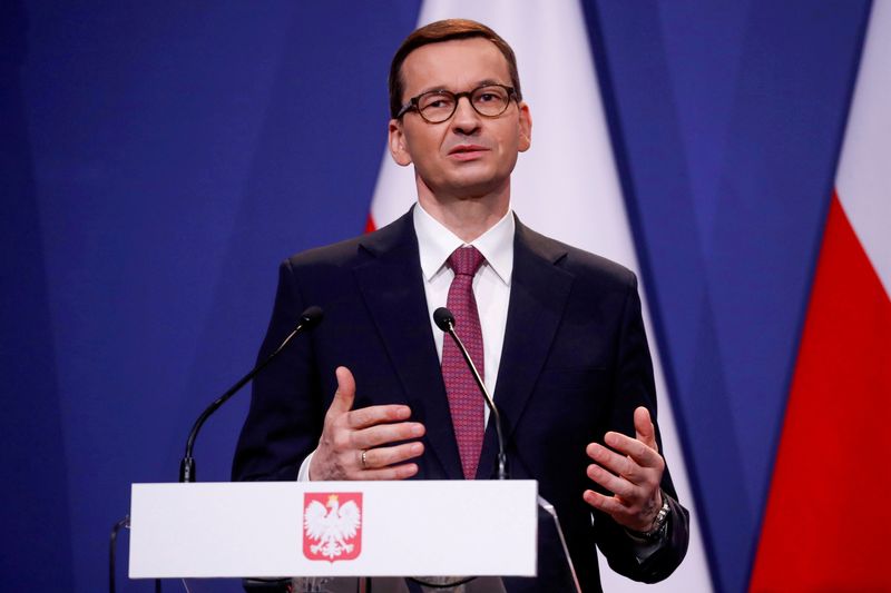 &copy; Reuters. FOTO DE ARCHIVO: El primer ministro polaco, Mateusz Morawiecki, en Budapest, Hungría, 1 de abril de 2021. REUTERS/Bernadett Szabo