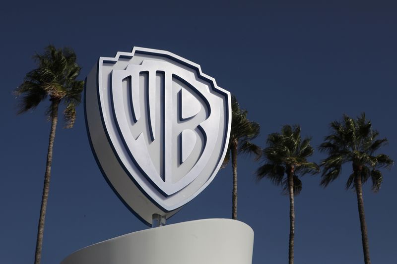 &copy; Reuters. FOTO DE ARCHIVO: El logotipo de Warner Bros durante el mercado anual de programas de televisión MIPCOM en Cannes, Francia, 14 de octubre de 2019. REUTERS/Eric Gaillard/File Photo
