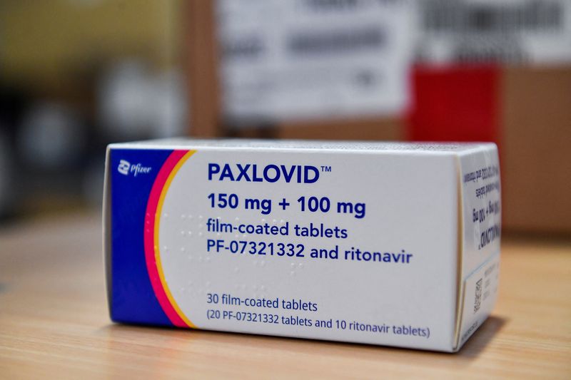 &copy; Reuters. Foto de archivo de una caja de la píldora Paxlovid para el COVID-19 en un hospital en Grosseto, Italia
Feb 8, 2022. REUTERS/Jennifer Lorenzini