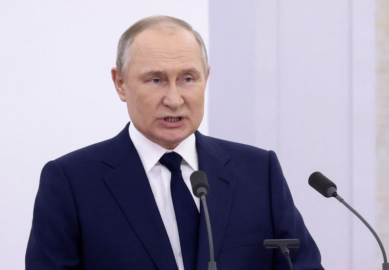 &copy; Reuters. El presidente ruso Vladimir Putin da un discurso durante una ceremonia en el Kremlin, en Moscú, 26 de abril del 2022 REUTERS/Maxim Shemetov