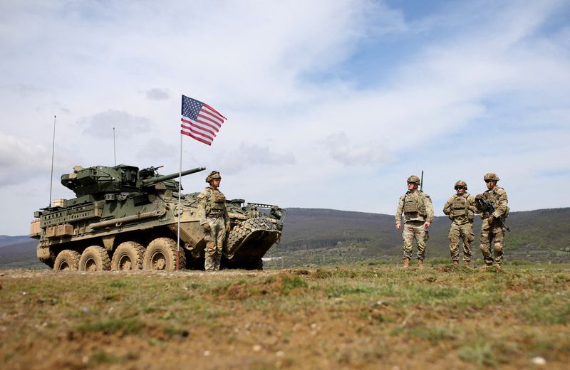 &copy; Reuters. FILE PHOTO: Soldiers from U.S. Army Stryker company take part in a joint training with military personnel and vehicles of Bulgaria's Armed Forces at Novo Selo grounds, in Bulgaria, April 21, 2022. REUTERS/Spasiyana Sergieva/File Photo