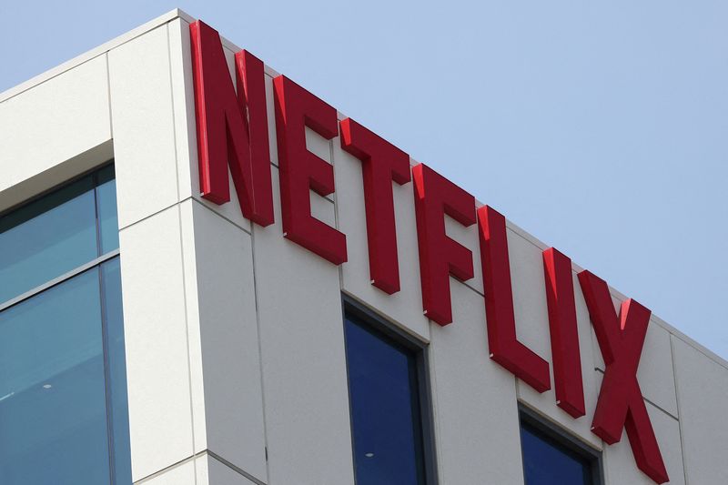 © Reuters. FILE PHOTO: The Netflix logo is seen on their office in Hollywood, Los Angeles, California, U.S. July 16, 2018. REUTERS/Lucy Nicholson