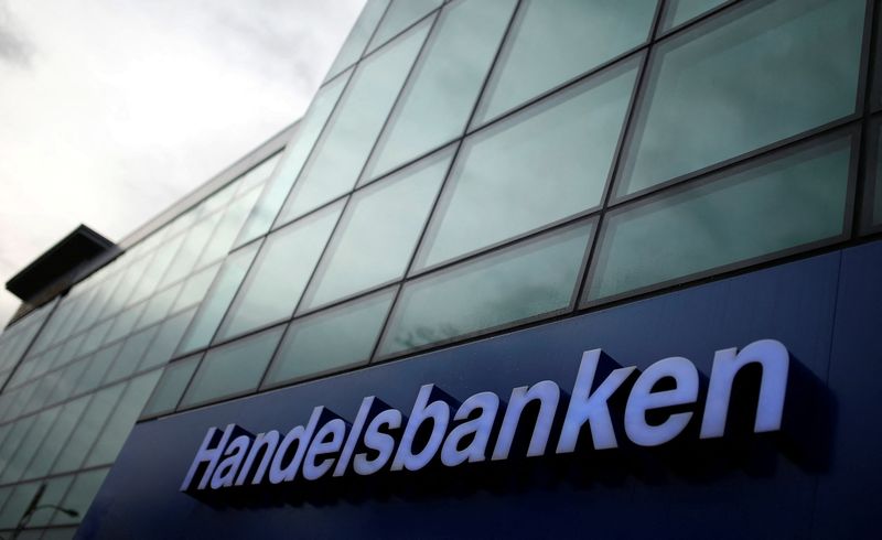 &copy; Reuters. FILE PHOTO: A branch of Handelsbanken is seen in Wilmslow, northern England January 12, 2015. REUTERS/Phil Noble