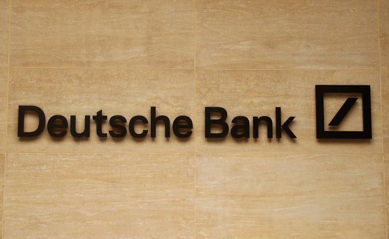 &copy; Reuters. 　４月２７日、ドイツ銀行が発表した第１・四半期決算は、投資銀行部門の増収が寄与し予想を上回る１７％の増益となった。写真はロンドンで２０１９年７月撮影（２０２２年　ロイター