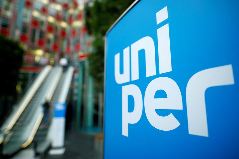 &copy; Reuters. FILE PHOTO: The logo of German energy utility company Uniper SE is pictured in the company's headquarters in Duesseldorf, Germany, March 10, 2020. REUTERS/Thilo Schmuelgen/File Photo