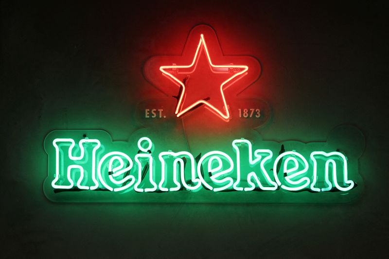 &copy; Reuters. FILE PHOTO: Heineken logo is seen at the company's building in Sao Paulo, Brazil April 30, 2019. REUTERS/Amanda Perobelli