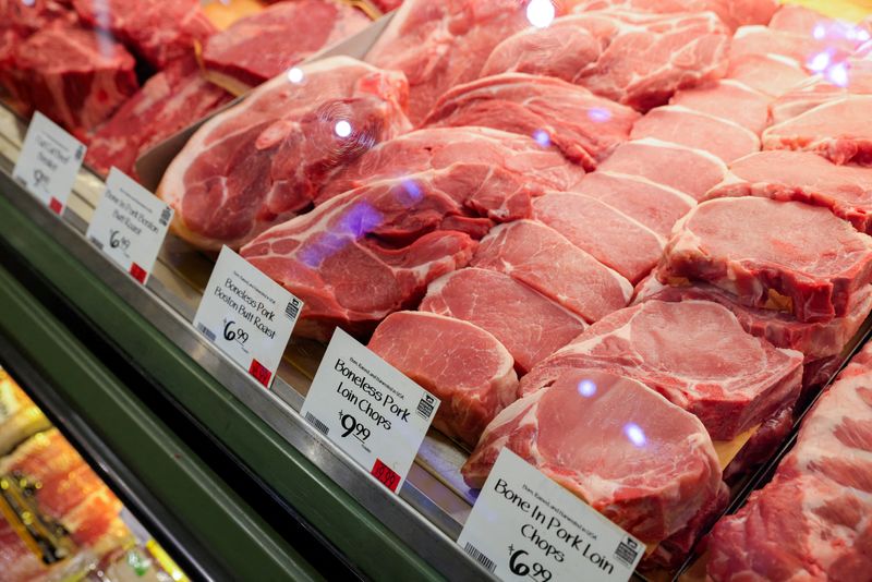 &copy; Reuters. FILE PHOTO: Prices are seen on a selection of red meat in Manhattan, New York City, U.S., March 29, 2022. REUTERS/Andrew Kelly
