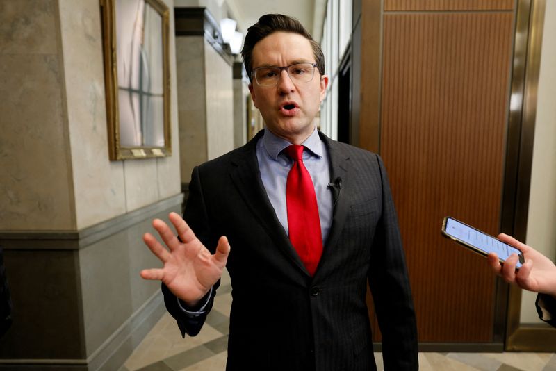 &copy; Reuters. FILE PHOTO: Conservative Party leadership candidate Pierre Poilievre speaks to journalists on Parliament Hill in Ottawa, Ontario, Canada February 16, 2022. REUTERS/Blair Gable/File Photo