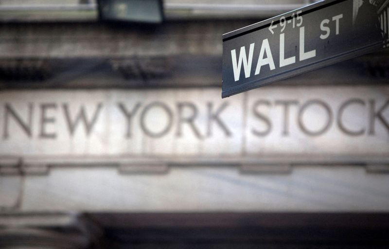 &copy; Reuters. La Bourse de New York a fini en nette hausse jeudi. L'indice Dow Jones a gagné 1,85%. Le S&P-500, plus large, a pris 2,47%. Le Nasdaq Composite a avancé de son côté de 3,06%. /Photo d'archives/REUTERS/Carlo Allegri