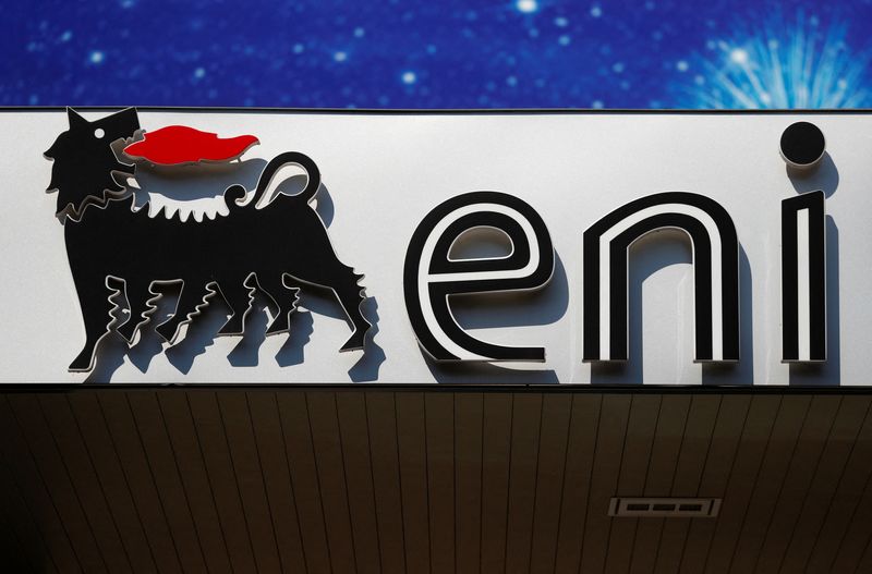 &copy; Reuters. FILE PHOTO: The logo of Italian energy company Eni is seen at a gas station in Rome, Italy August 16, 2018.  REUTERS/Max Rossi